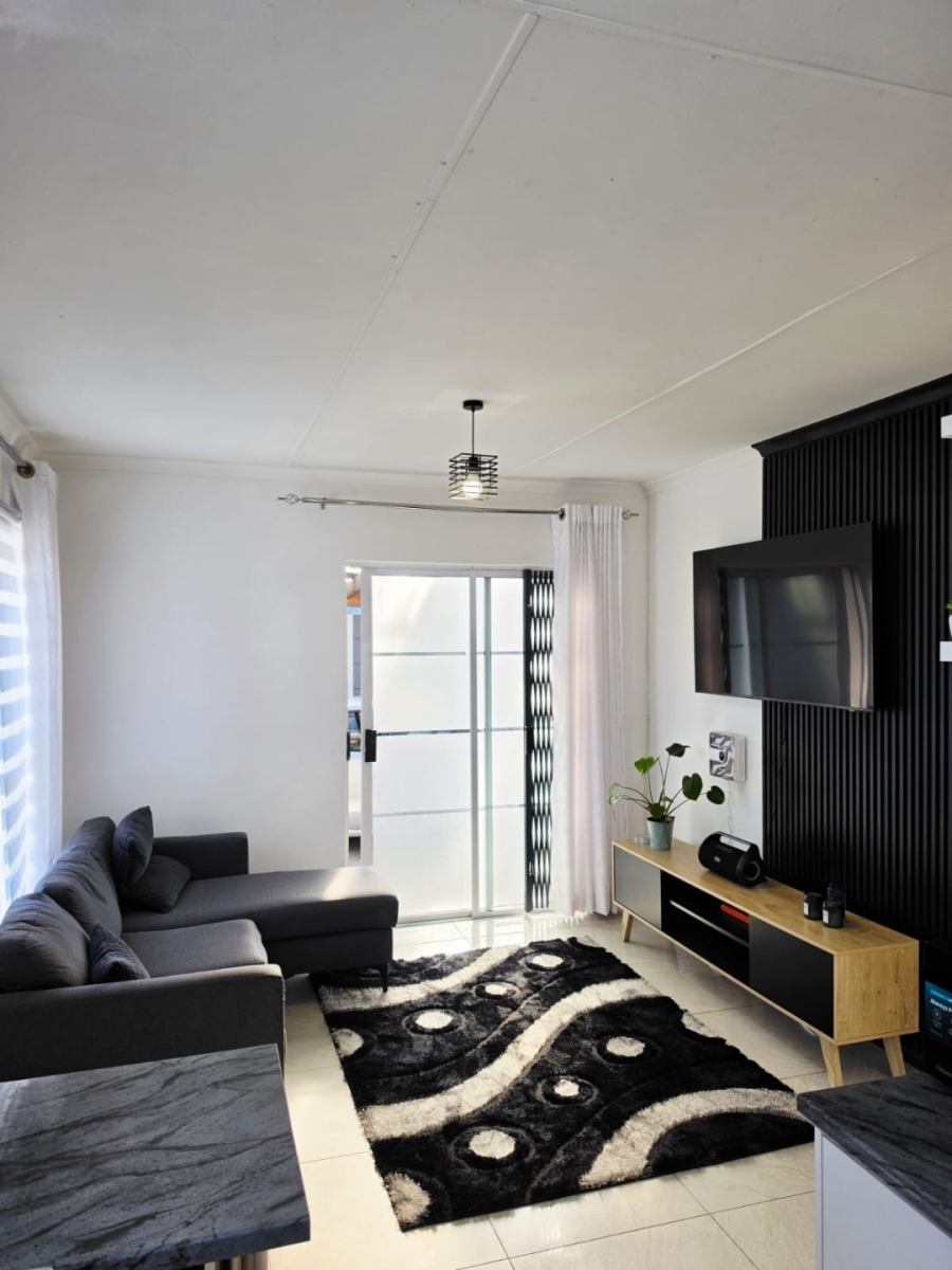 To Let 2 Bedroom Property for Rent in Weltevreden Valley Western Cape